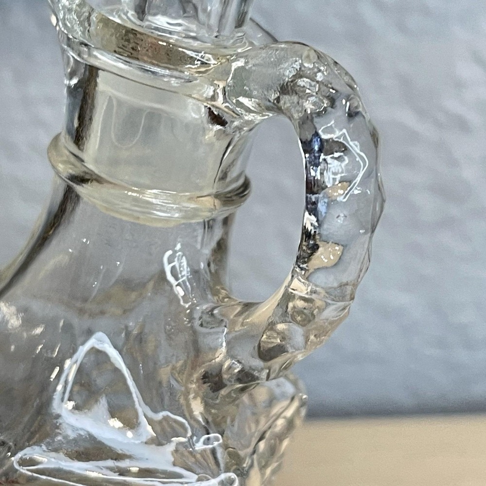 Vintage Anchor Hocking Wexford Pressed Glass Oil & Vinegar Decanters Cruets Set - Picture 5 of 9